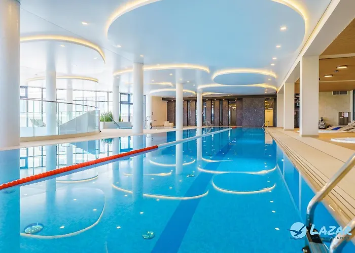 Lazar Polanki Aqua アパート