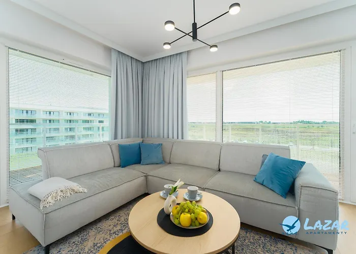 Lazar Polanki Aqua アパート